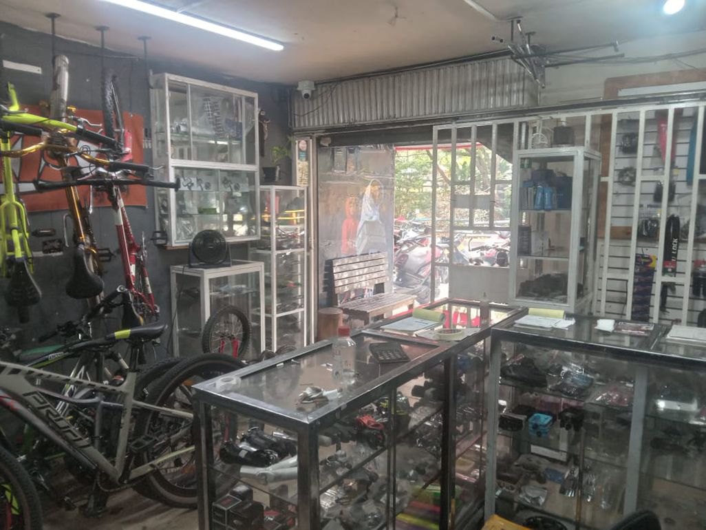 Local en venta Antioquia Medellín La Gloria 109 m2 Habitaciones 0 Baños 1 Garajes 0 Precio $350000000