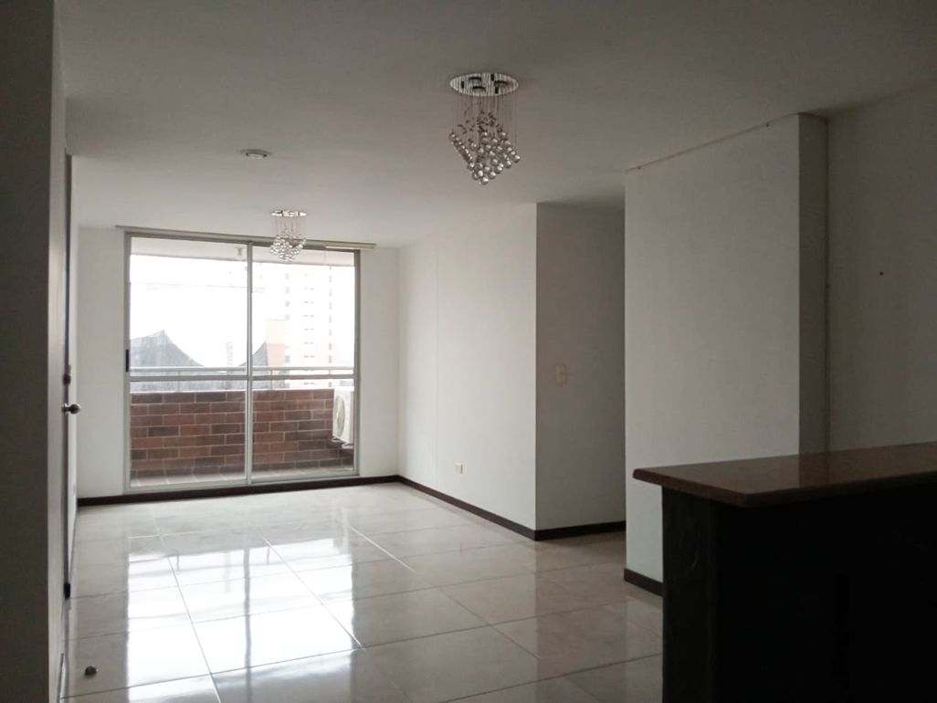 Apartamento en arriendo Antioquia Medellín Los Colores 90 m2 Habitaciones 3 Baños 2 Garajes 1 Precio $3600000