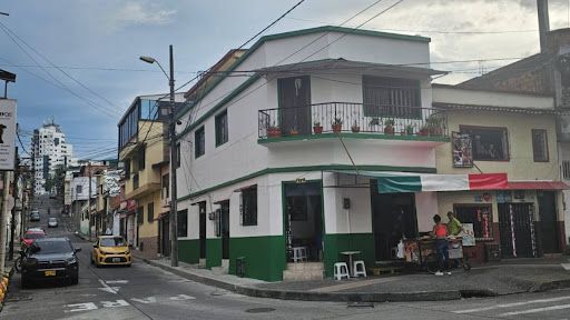 Casa en venta Risaralda Pereira Berlin 82 m2 Habitaciones 6 Baños 5 Garajes 0 Precio $550000000