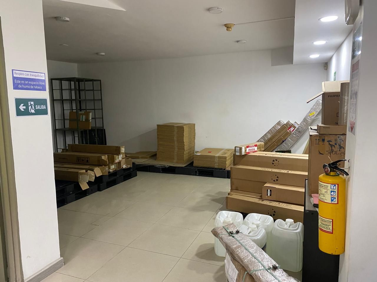 Oficina en arriendo Antioquia Medellín San Diego 58 m2 Habitaciones 0 Baños 2 Garajes 0 Precio $3700000