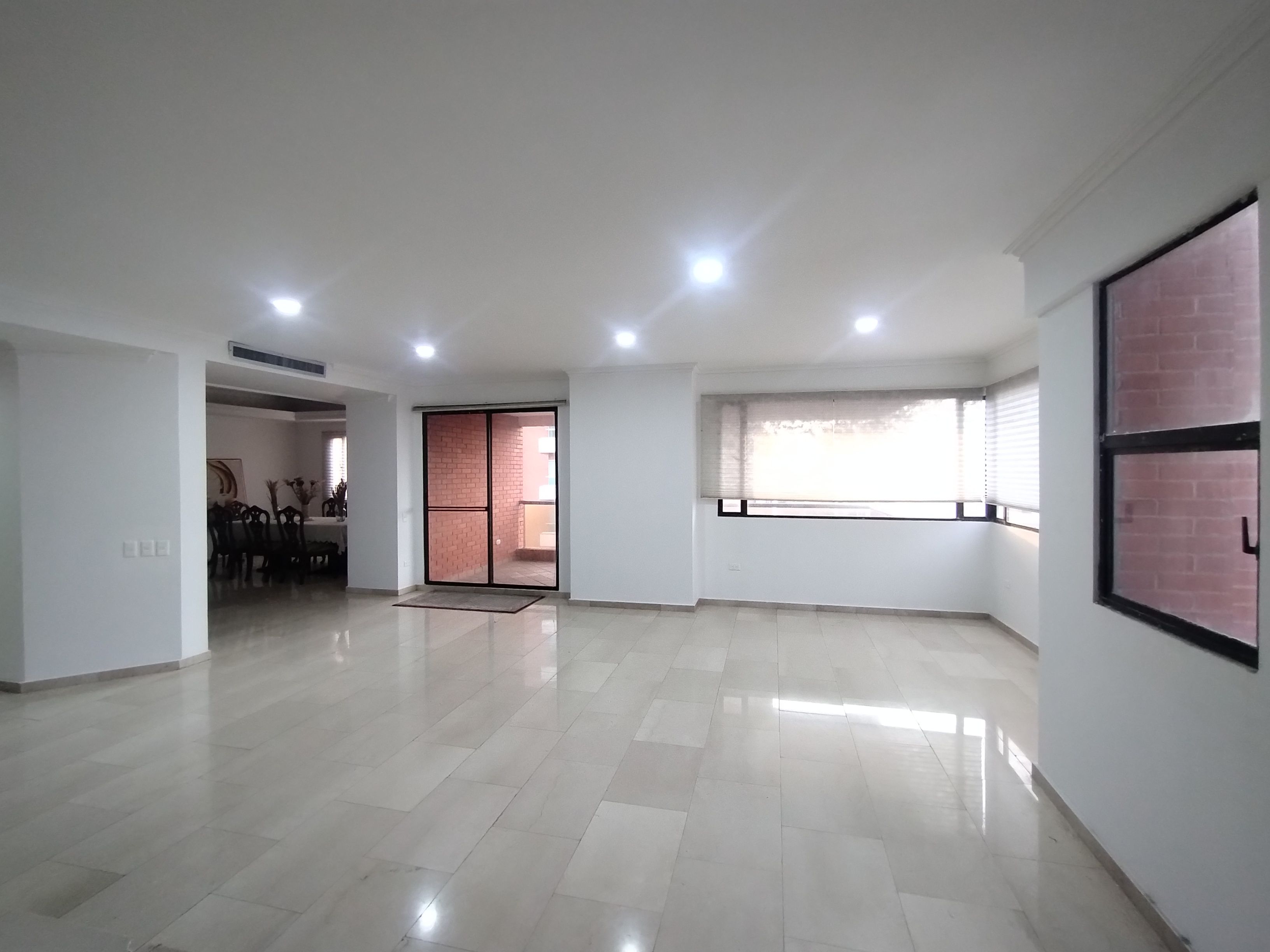 Apartamento en arriendo o venta Atlántico Barranquilla El Prado 375 m2 Habitaciones 3 Baños 4 Garajes 3 Precio venta $2100000000 Precio arriendo $10850000