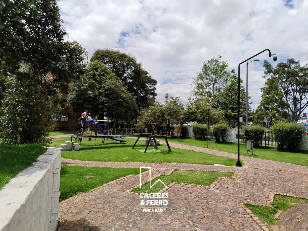 Apartamento en venta Cundinamarca Bogotá Ub Santa Coloma 107 m2 Habitaciones 3 Baños 2 Garajes 1 Precio $760000000