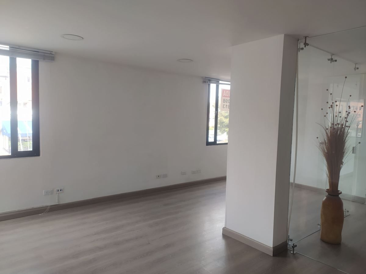 Oficina en venta Cundinamarca Bogotá Santa Barbara Occidental 48 m2 Habitaciones 0 Baños 3 Garajes 1 Precio $370000000