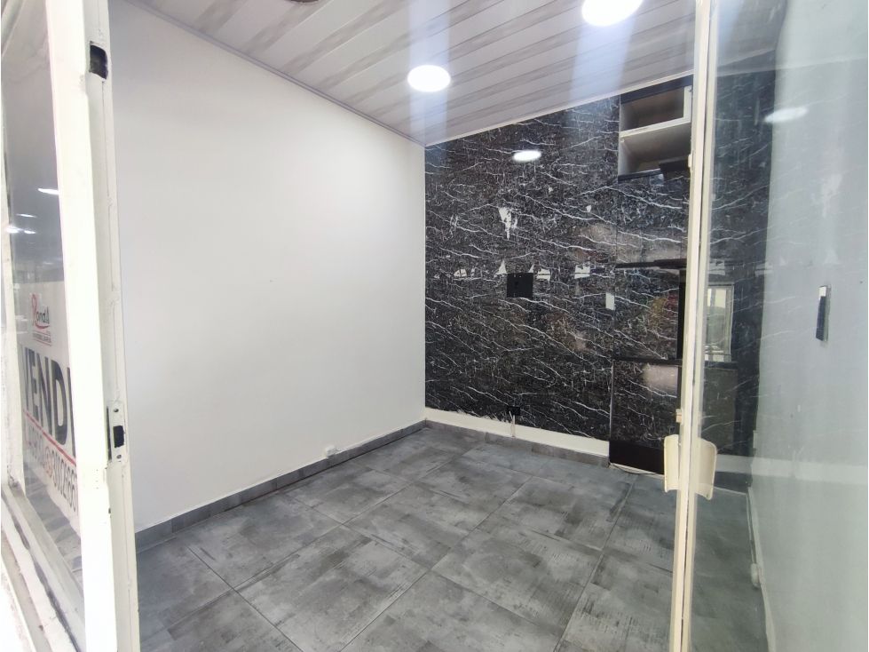 Local en arriendo o venta Cundinamarca Bogotá La Veracruz 8 m2 Habitaciones 0 Baños 0 Garajes 0 Precio venta $110000000 Precio arriendo $750000