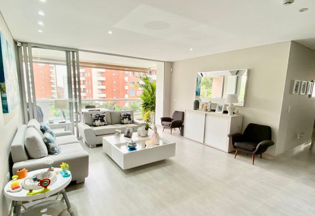 Apartamento en arriendo Valle Del Cauca Cali Tejares - Cristales 159 m2 Habitaciones 3 Baños 4 Garajes 2 Precio $5000000