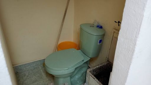 Local en arriendo Antioquia Medellín La Francia 25 m2 Habitaciones 0 Baños 1 Garajes 0 Precio $680000