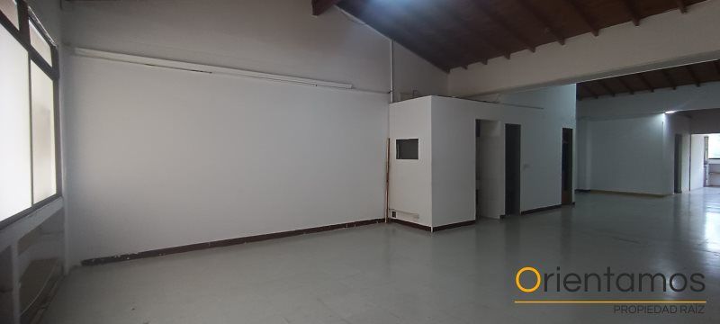 Bodega en arriendo Antioquia Medellín La America 150 m2 Habitaciones 0 Baños 2 Garajes 0 Precio $3500000