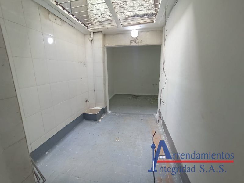 Local en arriendo Antioquia Medellín El Nogal- Los Almendros 50 m2 Habitaciones 0 Baños 1 Garajes 0 Precio $2500000