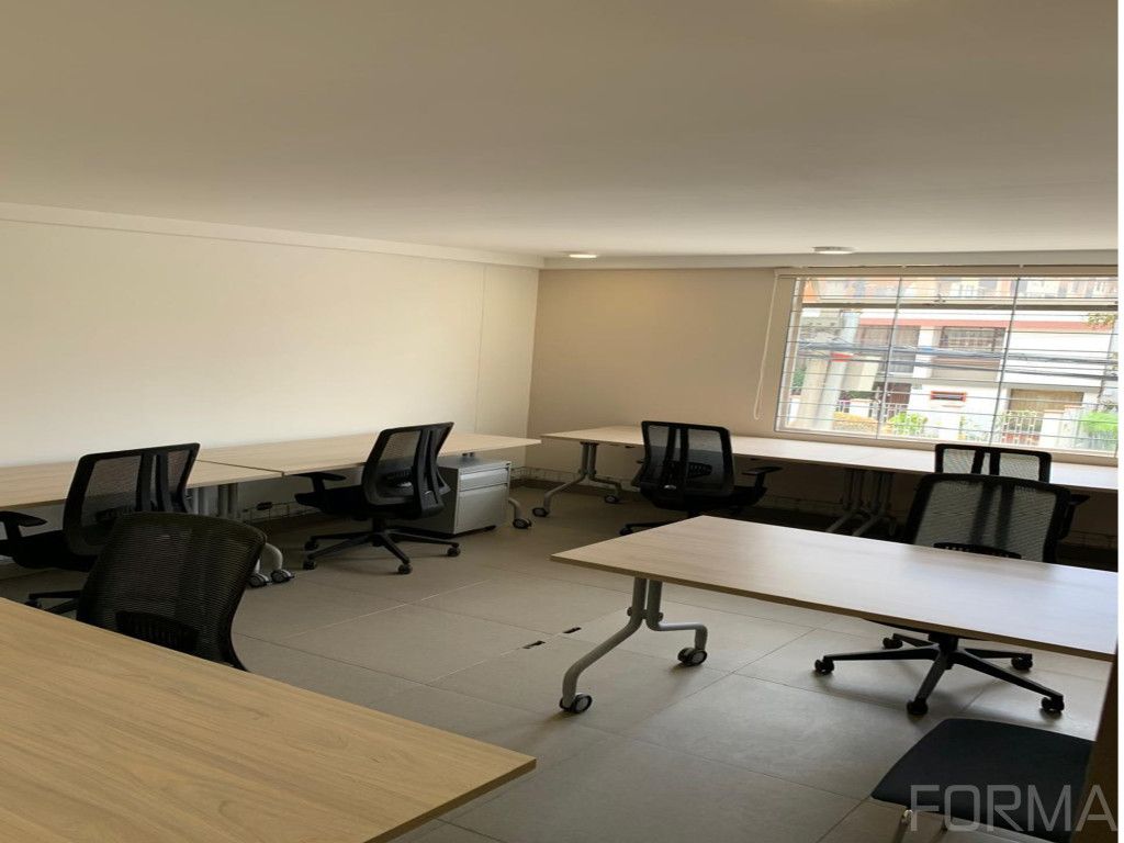 Casa en arriendo Cundinamarca Bogotá Santa Barbara Oriental 350 m2 Habitaciones 11 Baños 4 Garajes 10 Precio $10000000