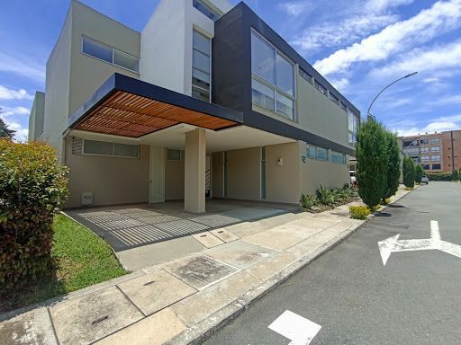 Casa en venta Antioquia Rionegro Gualanday 167 m2 Habitaciones 3 Baños 4 Garajes 2 Precio $1200000000