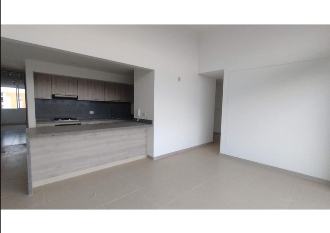 Apartamento en arriendo Valle Del Cauca Cali Conjunto Residencial Punta Del Este 95 m2 Habitaciones 3 Baños 3 Garajes 2 Precio $2200000