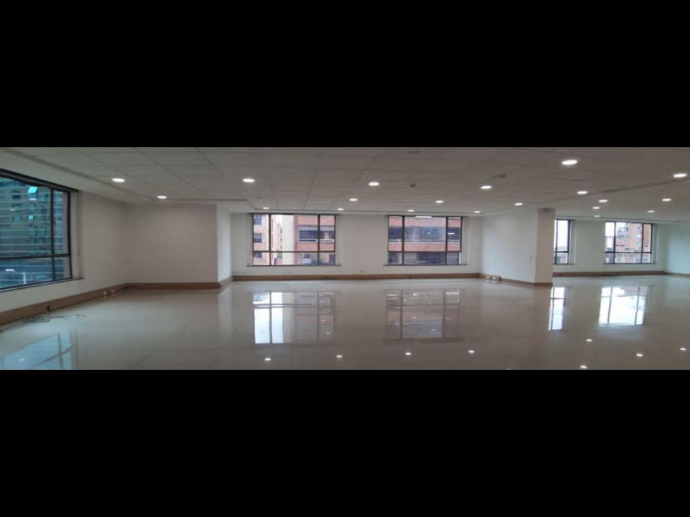 Oficina en arriendo Cundinamarca Bogotá La Porciuncula 1234 m2 Habitaciones 0 Baños 10 Garajes 26 Precio $93189141