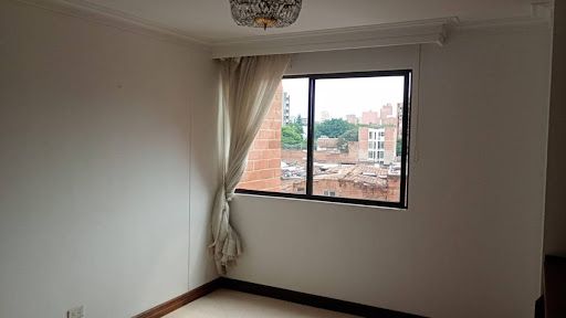 Apartamento en arriendo Antioquia Medellín Estadio 140 m2 Habitaciones 4 Baños 4 Garajes 2 Precio $4500000