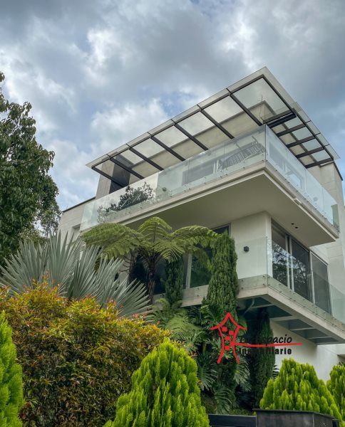 Casa en venta Antioquia Medellín Manila 700 m2 Habitaciones 4 Baños 8 Garajes 0 Precio $6000000000