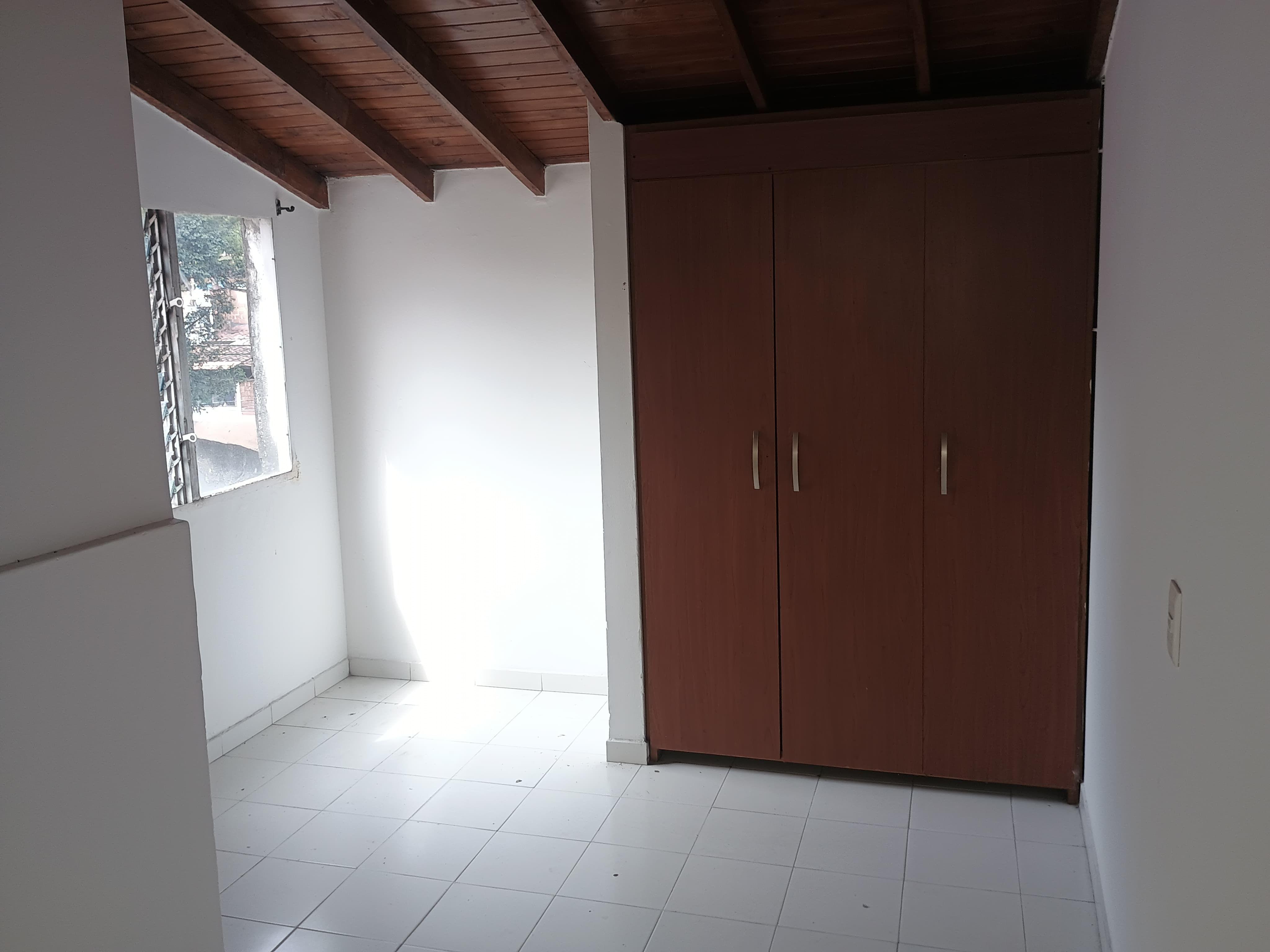 Casa en arriendo Antioquia Medellín Santa Lucia 75 m2 Habitaciones 3 Baños 2 Garajes 0 Precio $2250000