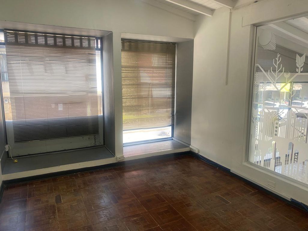 Oficina en arriendo Antioquia Medellín El Poblado 300 m2 Habitaciones 0 Baños 2 Garajes 0 Precio $12200000