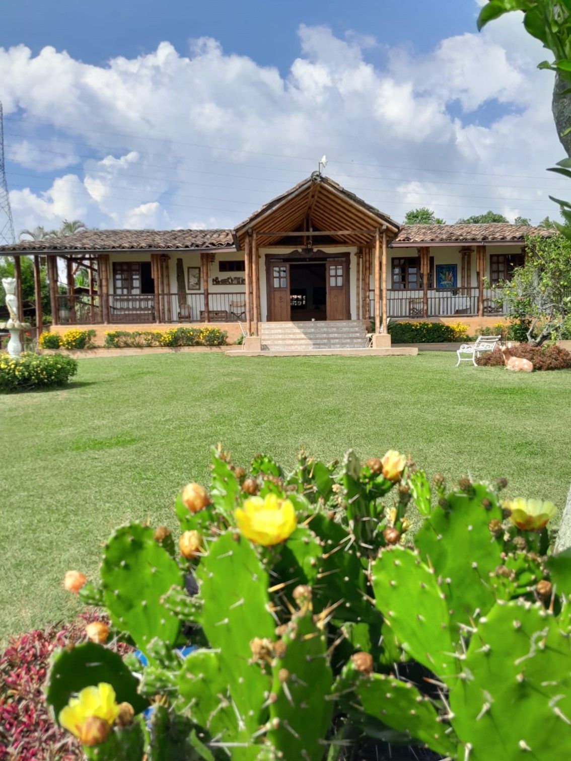 Casa en arriendo Caldas Villamaría Br Villa Esperanza 375 m2 Habitaciones 5 Baños 5 Garajes 5 Precio $5000000