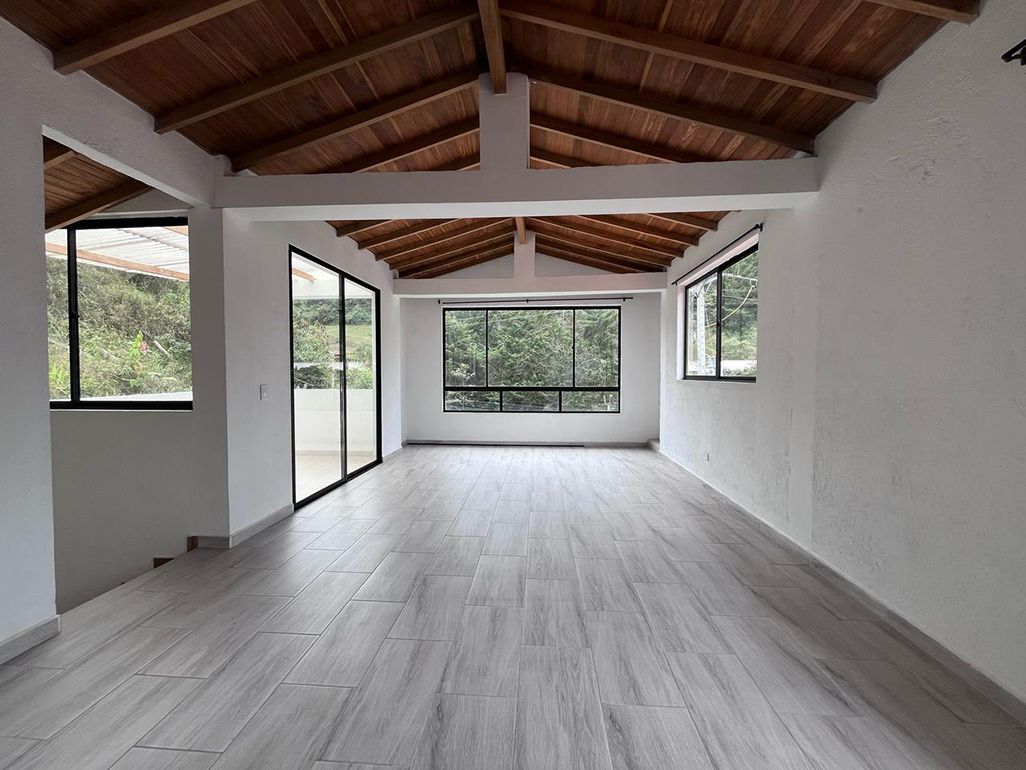 Casa en arriendo Antioquia El Retiro Villa Elena 220 m2 Habitaciones 3 Baños 4 Garajes 1 Precio $3850000