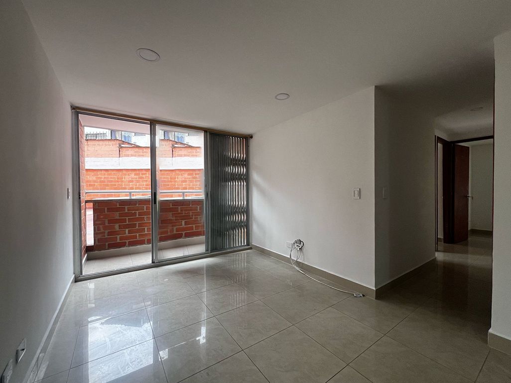 Apartamento en arriendo o venta Antioquia Envigado Zona Centro 75 m2 Habitaciones 3 Baños 2 Garajes 1 Precio venta $425000000 Precio arriendo $2750000
