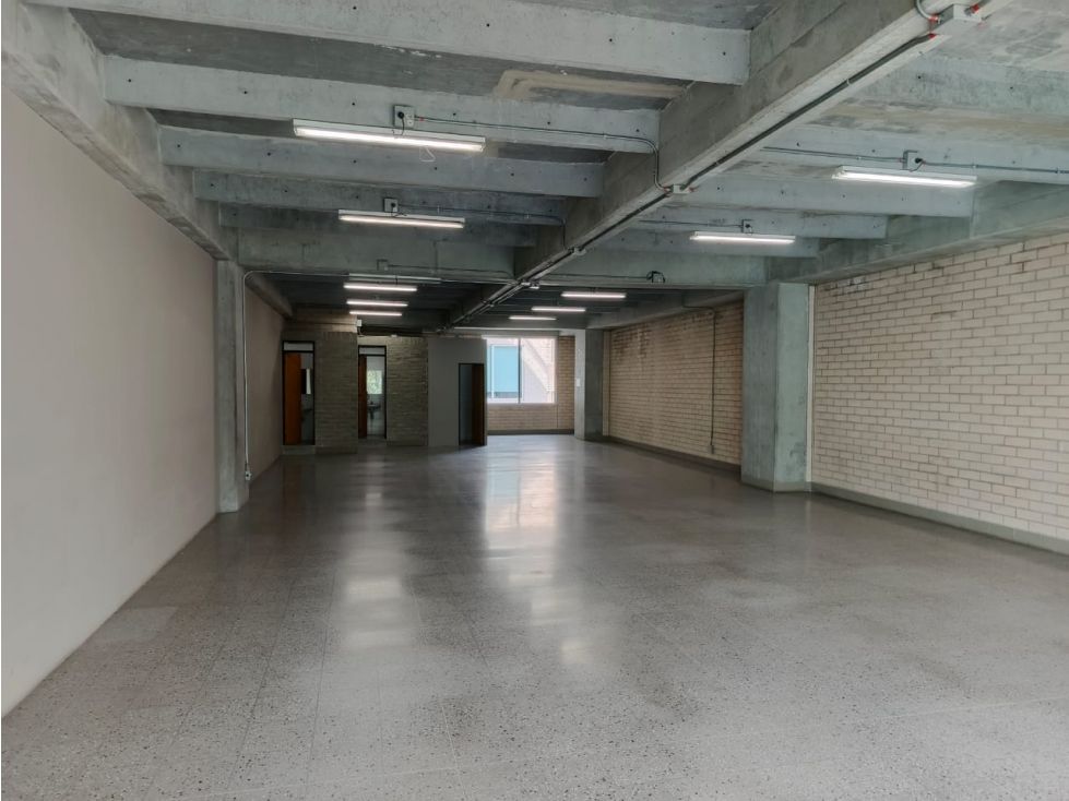 Oficina en arriendo Antioquia Medellín La Aguacatala 203 m2 Habitaciones 0 Baños 2 Garajes 2 Precio $10784000
