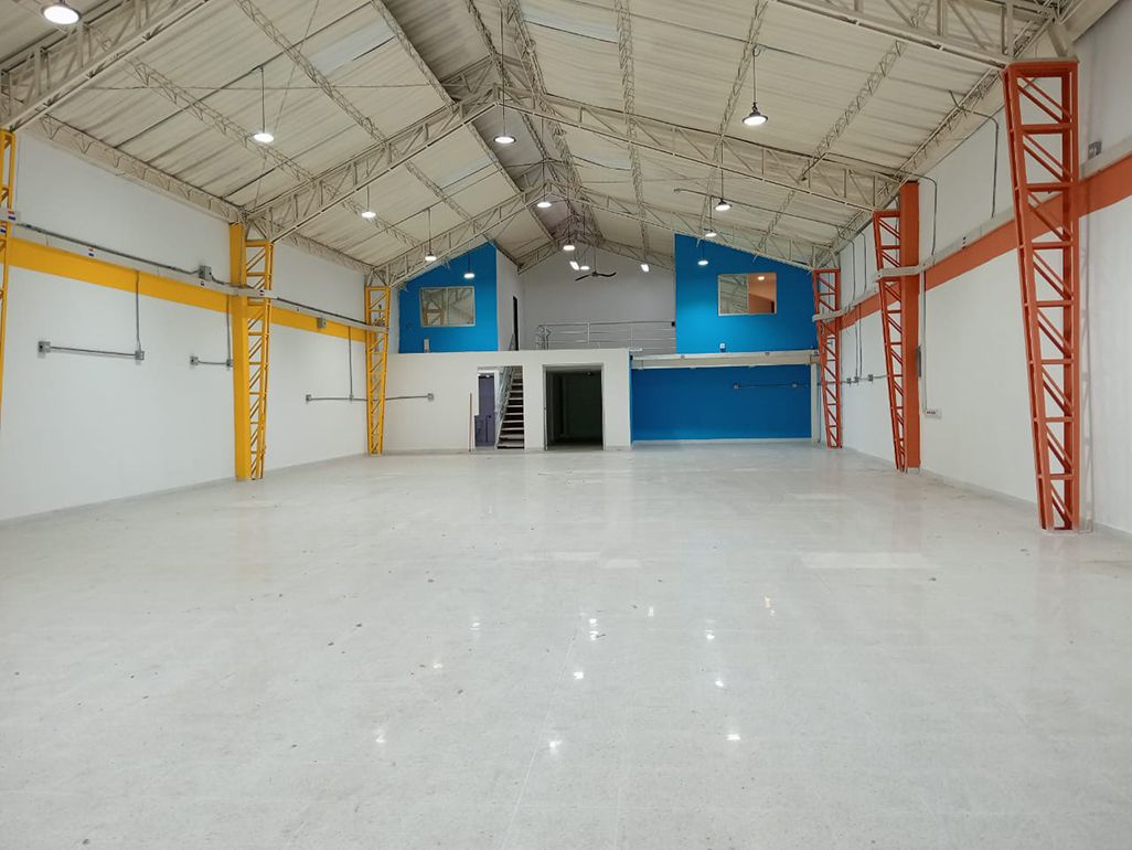 Local en arriendo Antioquia Medellín Las Acacias 464 m2 Habitaciones 0 Baños 3 Garajes 2 Precio $25300000