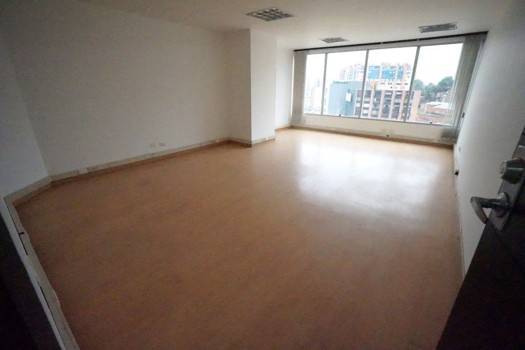 Oficina en arriendo Cundinamarca Bogotá Puente Largo 41 m2 Habitaciones 0 Baños 1 Garajes 1 Precio $2517000