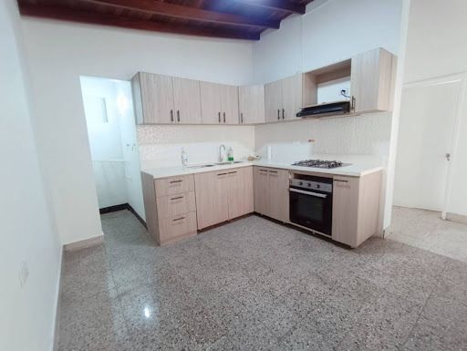 Casa en venta Antioquia Medellín La Castellana 230 m2 Habitaciones 5 Baños 4 Garajes 0 Precio $680000000