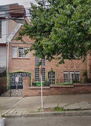 Casa en venta Cundinamarca Bogotá Marly 261 m2 Habitaciones 4 Baños 4 Garajes 2 Precio $1350000000