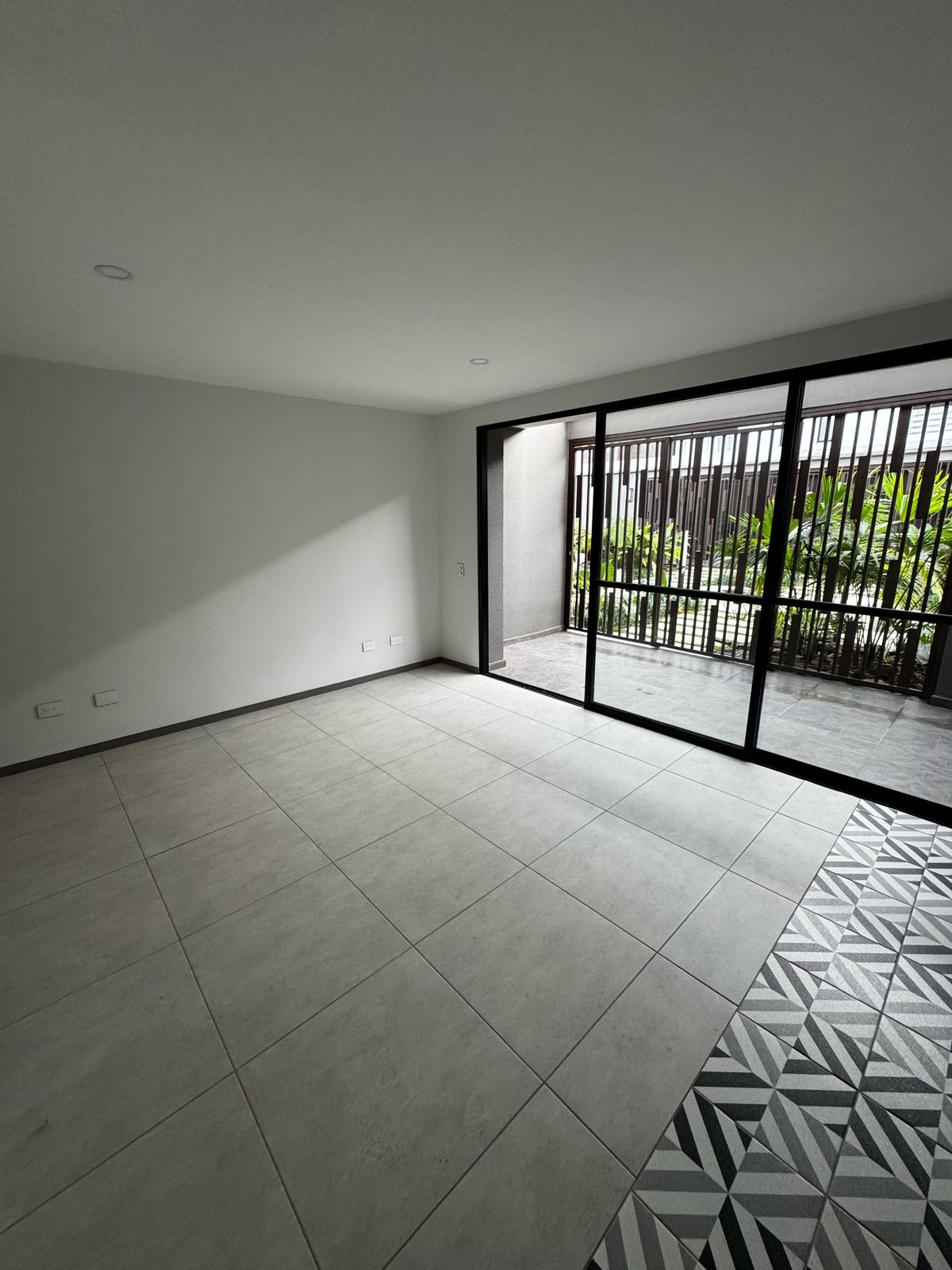 Casa en arriendo o venta Risaralda Dosquebradas Bombay 136 m2 Habitaciones 3 Baños 3 Garajes 2 Precio venta $690000000 Precio arriendo $4125000