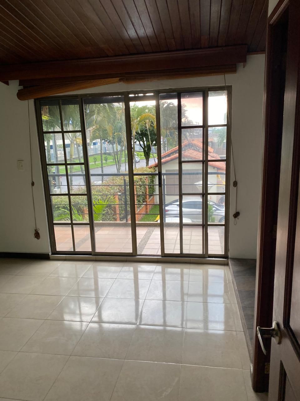 Casa en arriendo Risaralda Pereira Jardin Ii Etapa 190 m2 Habitaciones 4 Baños 4 Garajes 2 Precio $3400000