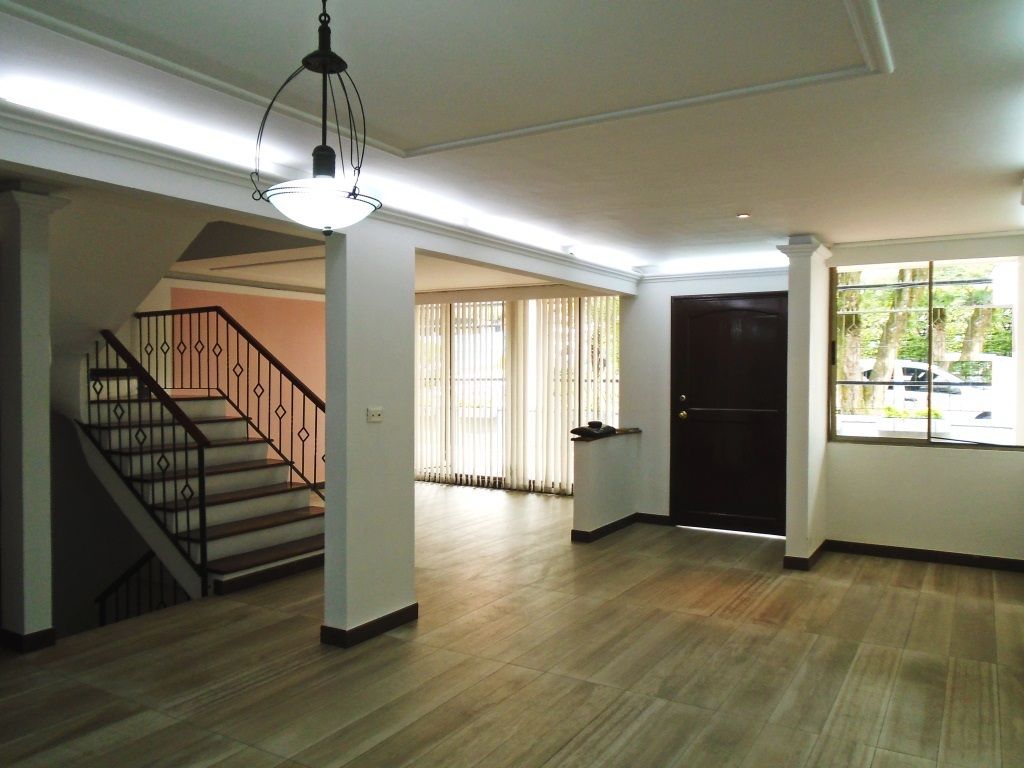 Casa en arriendo Risaralda Pereira Pinares De San Martin 258 m2 Habitaciones 4 Baños 4 Garajes 2 Precio $4000000