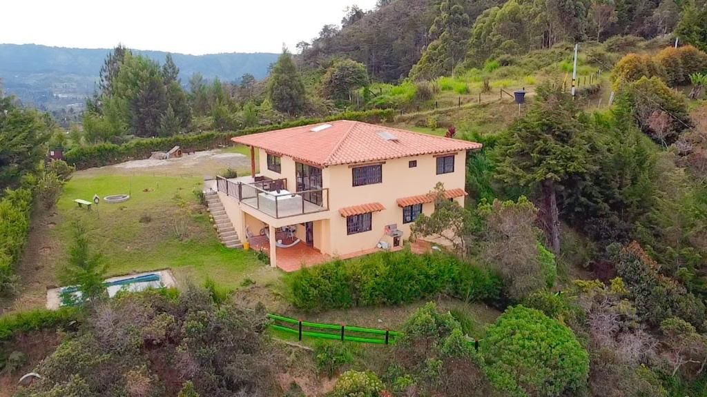 Finca en venta Antioquia Guarne Guarne 200 m2 Habitaciones 5 Baños 3 Garajes 0 Precio $850000000