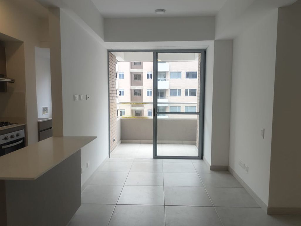 Apartamento en arriendo Antioquia Envigado Jardines 72 m2 Habitaciones 3 Baños 2 Garajes 1 Precio $3850000