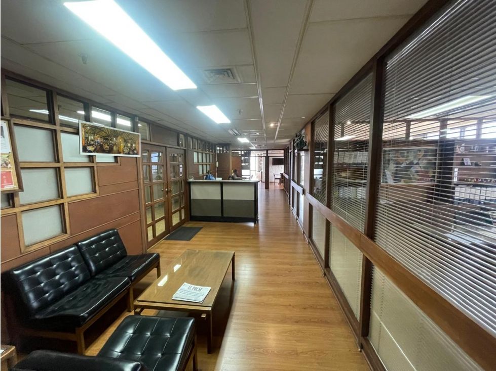 Oficina en venta Antioquia Medellín La Candelaria 214 m2 Habitaciones 0 Baños 1 Garajes 2 Precio $900000000