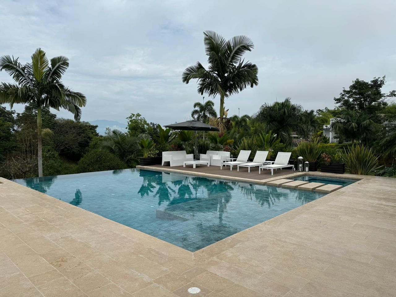 Casa en venta Risaralda Pereira Avenida 30 De Agosto 850 m2 Habitaciones 5 Baños 6 Garajes 4 Precio $3500000000