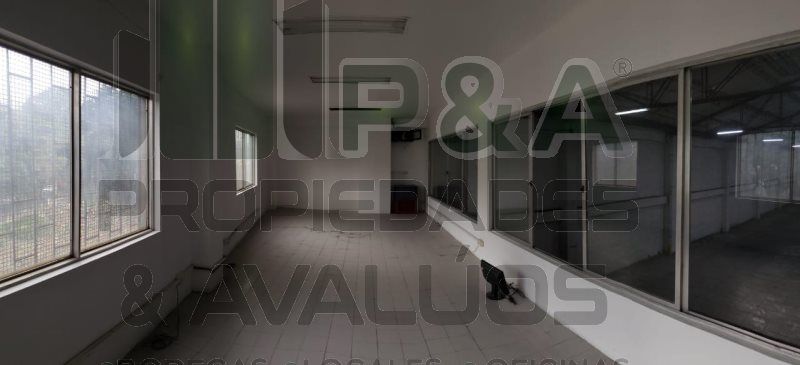 Bodega en arriendo Antioquia Itagüí La Esmeralda 1000 m2 Habitaciones 0 Baños 2 Garajes 0 Precio $32000000