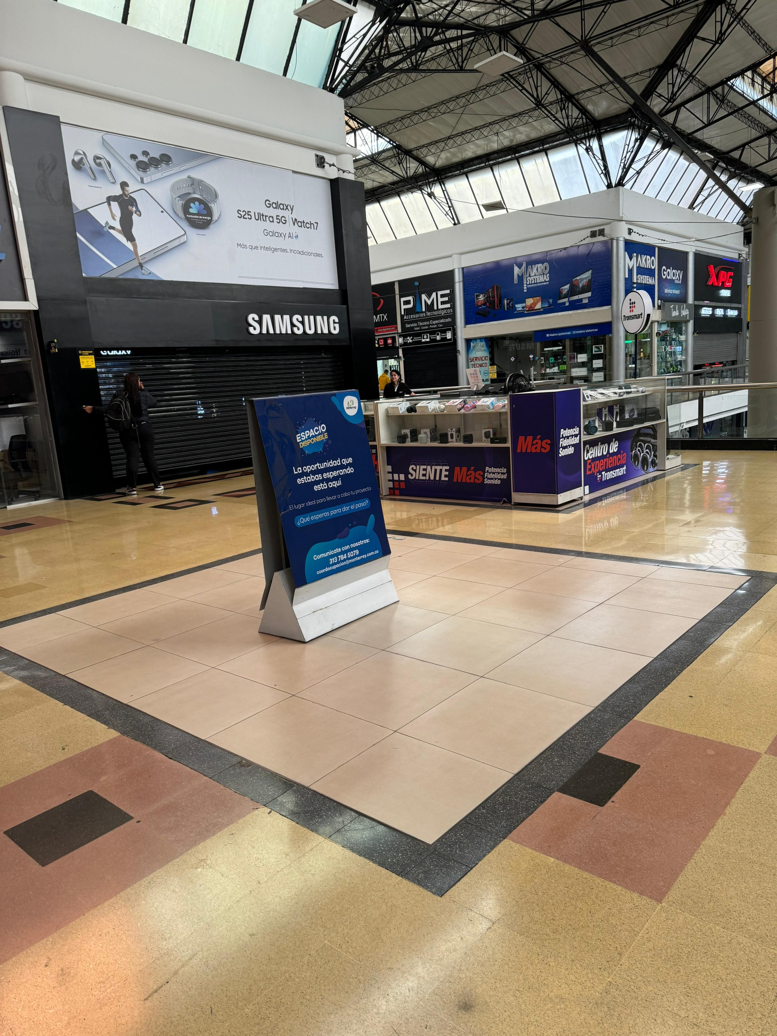 Local en arriendo Antioquia Medellín Manila 11 m2 Habitaciones 0 Baños 0 Garajes 0 Precio $5426339