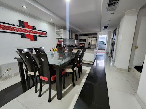 Casa en arriendo Bolívar Cartagena Manga 400 m2 Habitaciones 5 Baños 3 Garajes 2 Precio $12000000