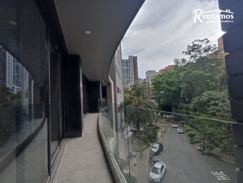 Oficina en arriendo Antioquia Medellín Castropol 305 m2 Habitaciones 0 Baños 2 Garajes 4 Precio $38444753