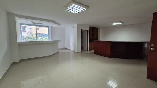Oficina en arriendo Bolívar Cartagena San Diego 200 m2 Habitaciones 0 Baños 3 Garajes 0 Precio $8000000