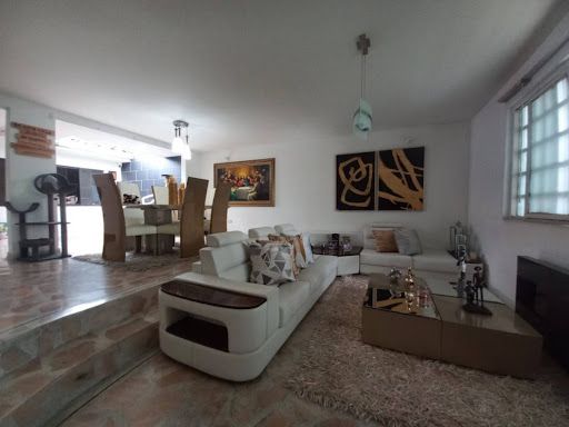Casa en venta Valle Del Cauca Cali La Flora 308 m2 Habitaciones 3 Baños 3 Garajes 2 Precio $800000000