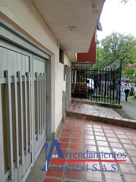 Apartaestudio en arriendo Antioquia Medellín Los Alpes 50 m2 Habitaciones 1 Baños 1 Garajes 1 Precio $2500000