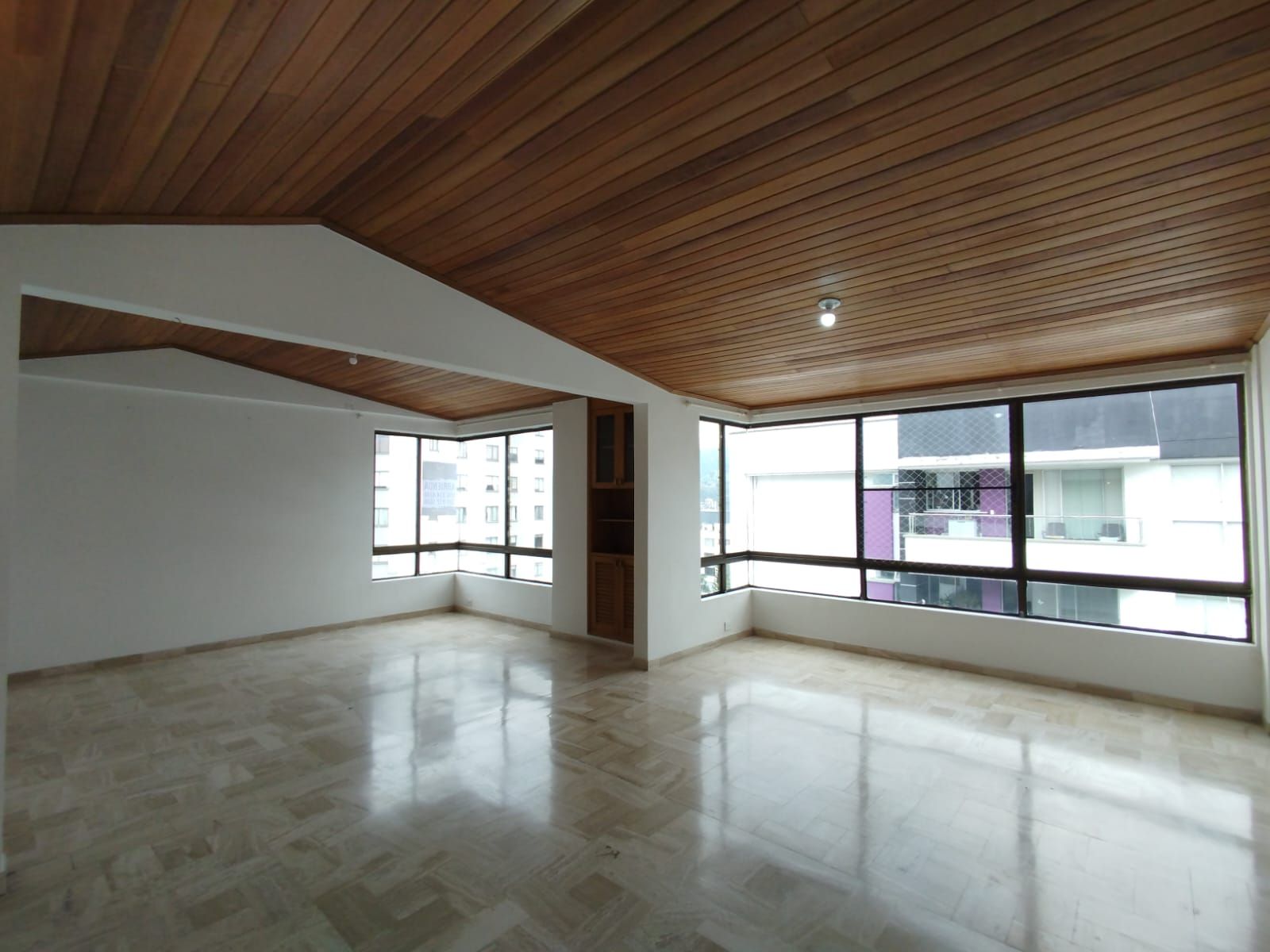 Apartamento en arriendo Risaralda Pereira Los Alamos 180 m2 Habitaciones 3 Baños 3 Garajes 2 Precio $4150000