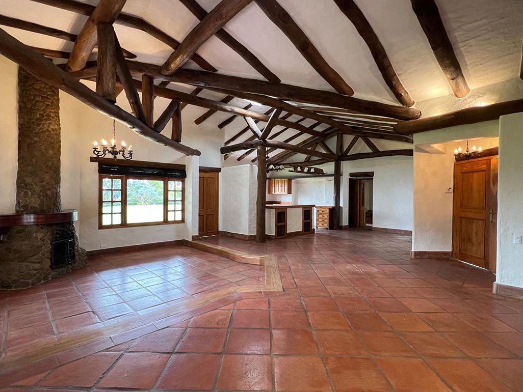 Casa en arriendo Antioquia Envigado Vereda El Peñasco 350 m2 Habitaciones 4 Baños 5 Garajes 2 Precio $15200000