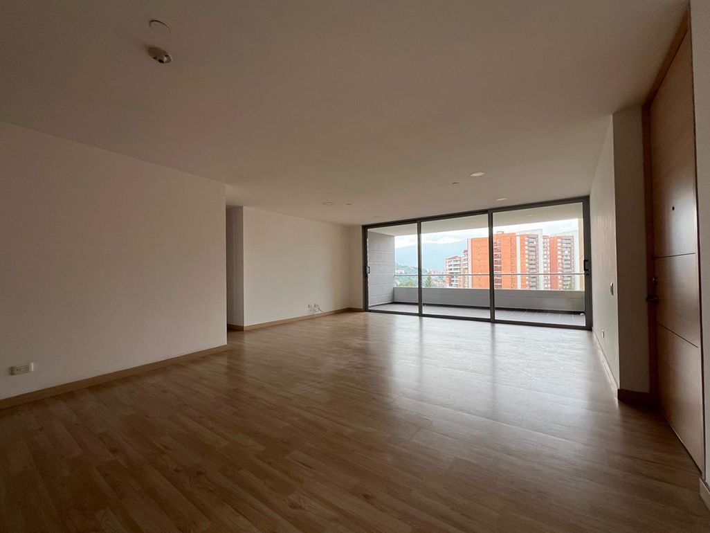 Apartamento en arriendo o venta Antioquia Envigado La Pradera 195 m2 Habitaciones 3 Baños 4 Garajes 3 Precio venta $1560000000 Precio arriendo $6850000