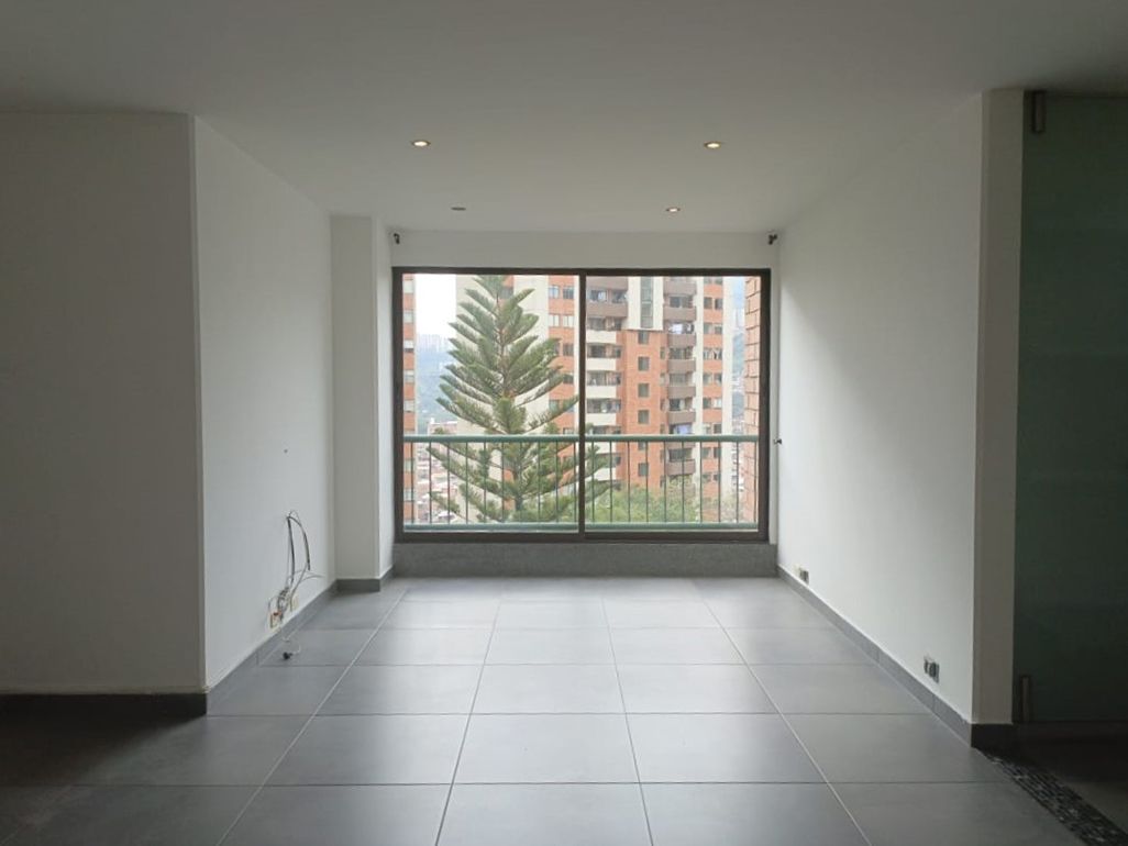 Apartamento en arriendo Antioquia Medellín Loma De Los Bernal 68 m2 Habitaciones 3 Baños 2 Garajes 1 Precio $2650000