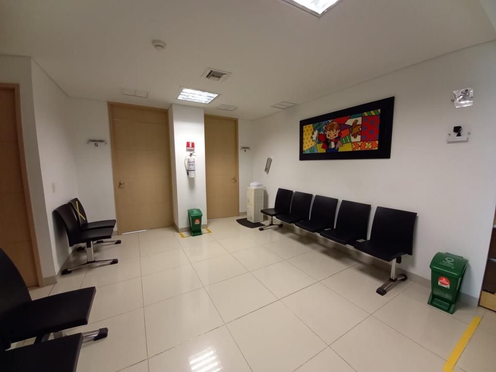 Consultorio en venta Atlántico Barranquilla San Vicente 200 m2 Habitaciones 0 Baños 6 Garajes 6 Precio $1800000000