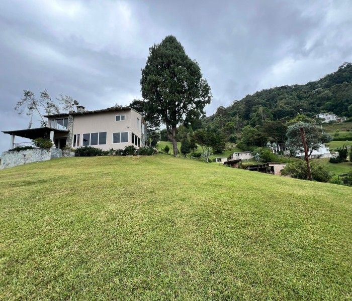 Finca en venta Valle Del Cauca Yumbo Yumbo 270 m2 Habitaciones 6 Baños 5 Garajes 10 Precio $1400000000