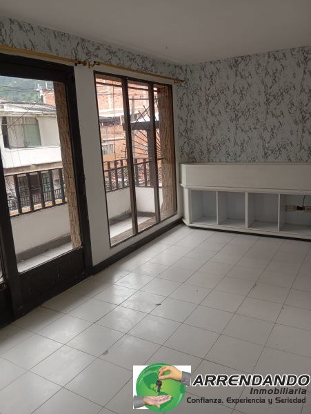 Apartamento en arriendo Antioquia Itagüí Centro 84 m2 Habitaciones 3 Baños 1 Garajes 0 Precio $1800000
