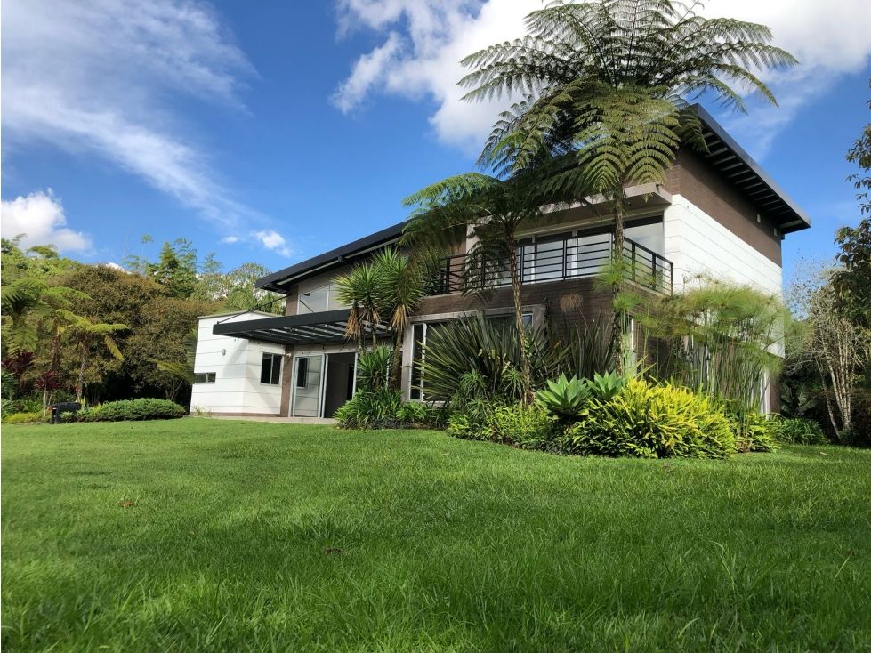 Casa Campestre en arriendo Antioquia Rionegro Gualanday 266 m2 Habitaciones 3 Baños 4 Garajes 3 Precio $10500000